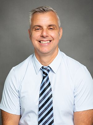 Dr Luke  Ramsdale